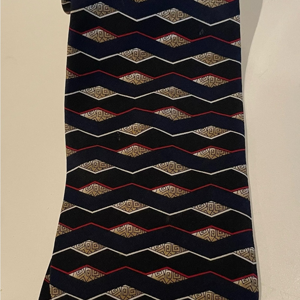 Bold Black and Red Geometric Tie